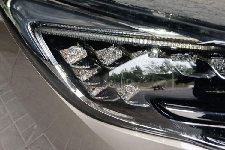 Used Buick GL8 2023 ES Lu Zun Deluxe Model Right Front Headlight