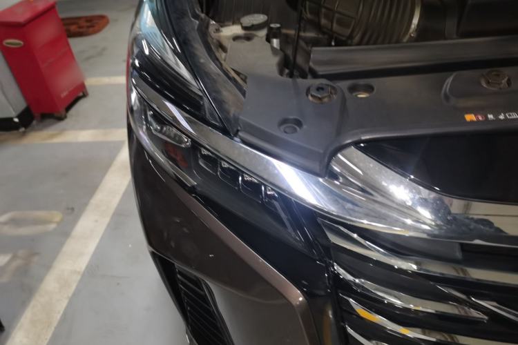 Used Buick GL8 2023 Land Executive Class Deluxe Model Right Front Headlight
