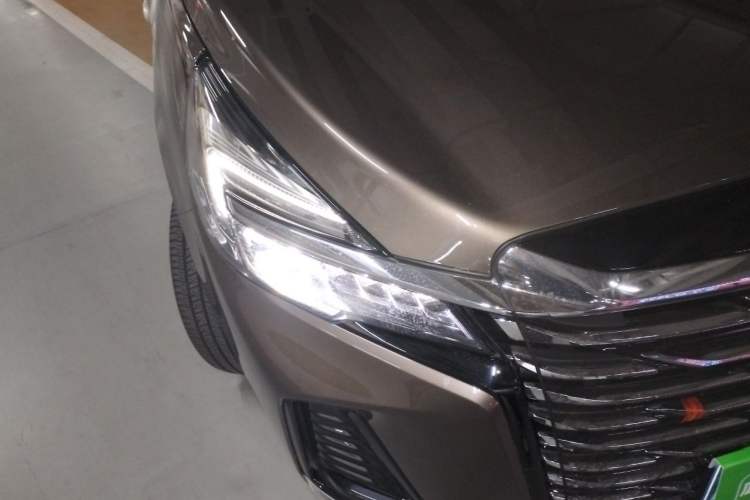 Used Buick GL8 2023 Facelifted Land Cruiser Executive Luxury Version Right Front Headlight
