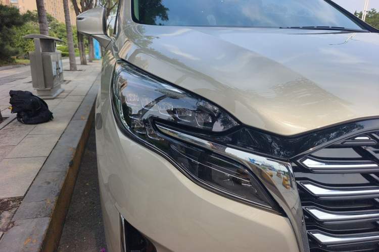 Used Buick GL8 2023 ES Lu Zun Luxury Model Right Front Headlight