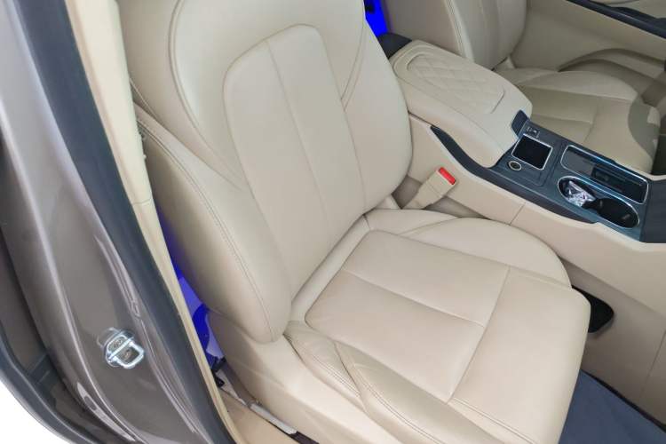 Used Buick GL8 2023 ES Lu Zun Deluxe Model Right Front Seat