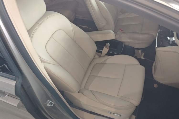 Used Buick GL8 2023 ES Lu Zun Deluxe Model Right Front Seat