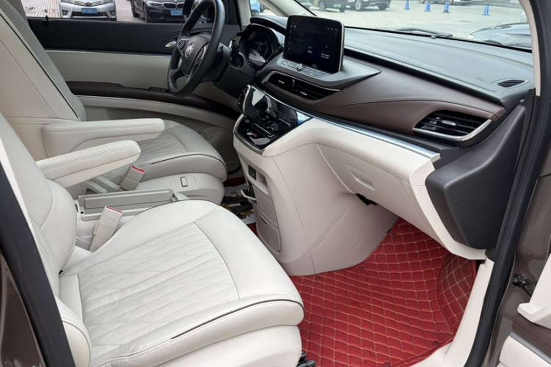 Used Buick GL8 2023 Land Executive Class 652T Luxury Model Right Front Seat