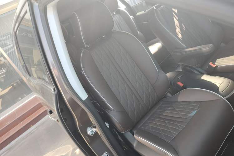 Used Buick GL8 2023 Land Executive Class 652T Luxury Model Right Front Seat