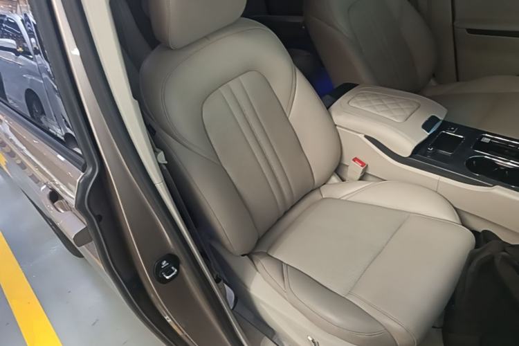 Used Buick GL8 2023 ES Lu Zun Comfort Model Right Front Seat
