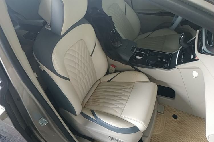 Used Buick GL8 2023 ES Lu Zun Comfort Model Right Front Seat