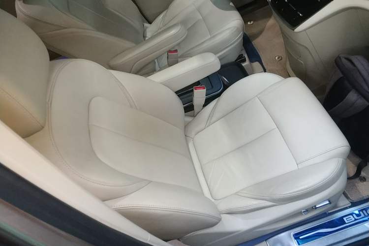 Used Buick GL8 2023 ES Lu Zun Deluxe and Yue Edition Right Front Seat