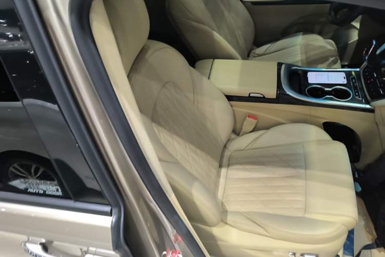 Used Buick GL8 2023 ES Lu Zun Luxury Model Right Front Seat