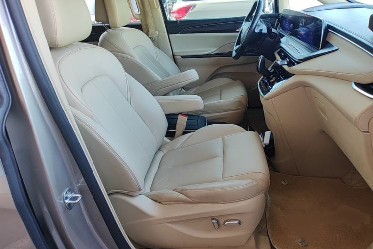 Used Buick GL8 2023 ES Lu Zun Deluxe Model Right Front Seat