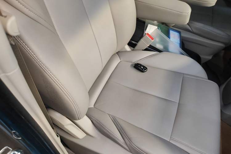 Used Buick GL8 2023 ES Lu Zun Comfort Model Right Front Seat