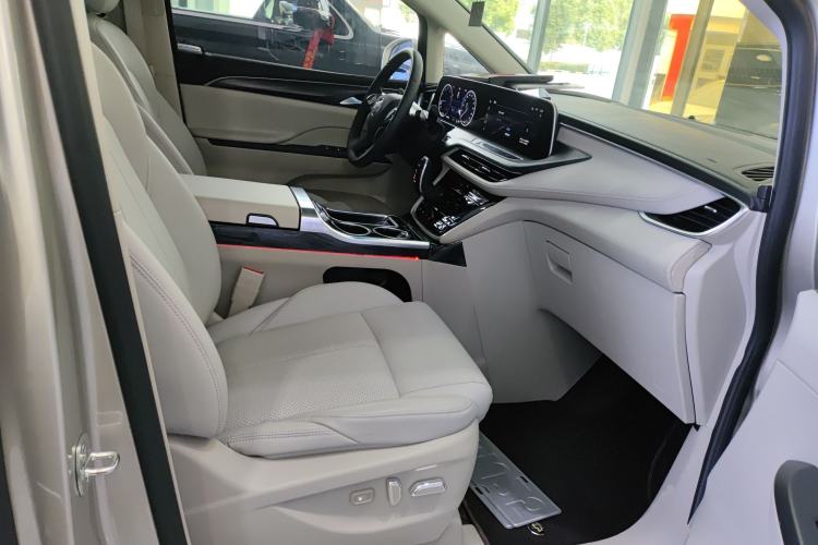 Used Buick GL8 2023 ES Lu Zun Comfort Model Right Front Seat