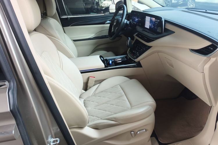 Used Buick GL8 2023 ES Lu Zun Luxury Model Right Front Seat