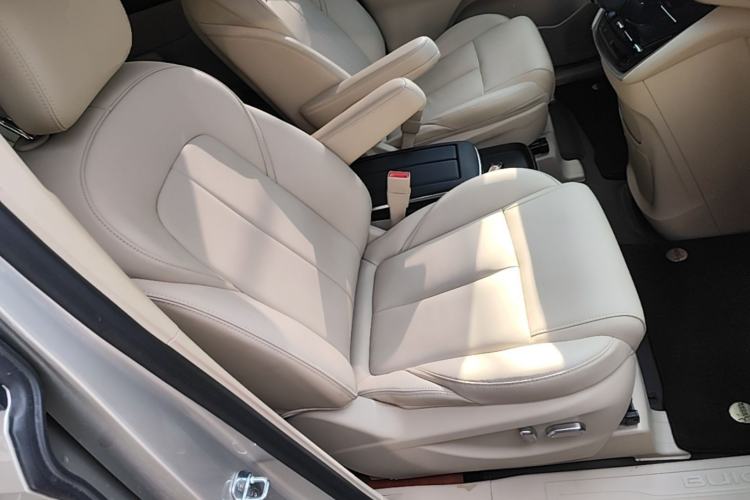 Used Buick GL8 2023 ES Lu Zun Deluxe Model Right Front Seat