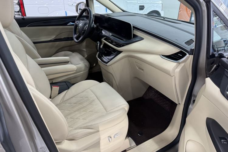 Used Buick GL8 2023 ES Lu Zun Luxury Model Right Front Seat