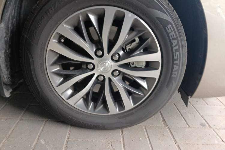 Used Buick GL8 2023 ES Lu Zun Deluxe Model Right Front Wheel Hub