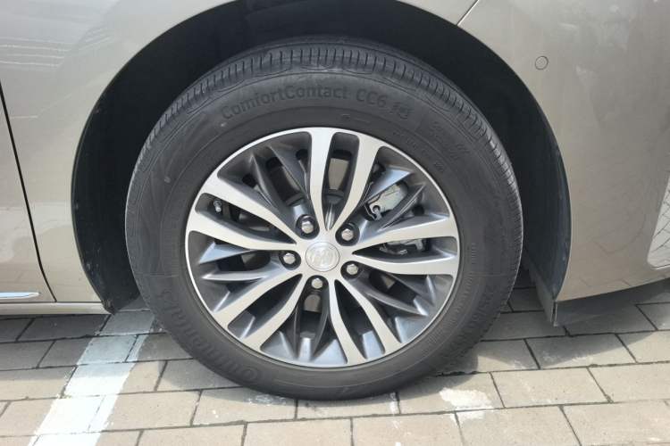 Used Buick GL8 2023 ES Lu Zun Deluxe Model Right Front Wheel Hub