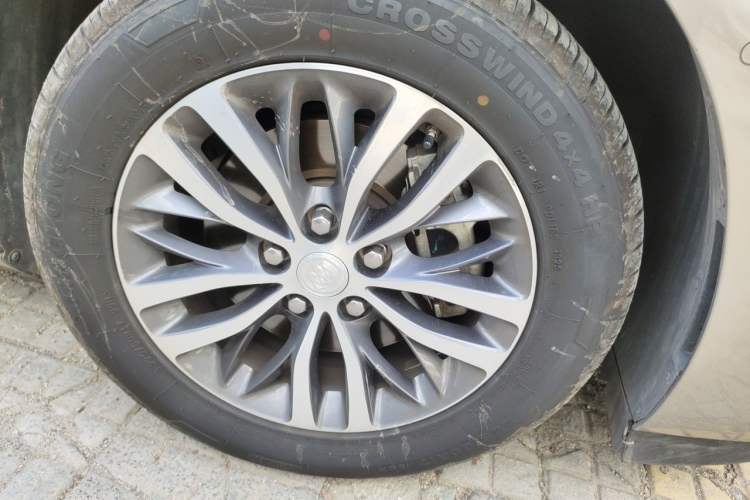 Used Buick GL8 2023 ES Lu Zun Deluxe and Yue Edition Right Front Wheel Hub