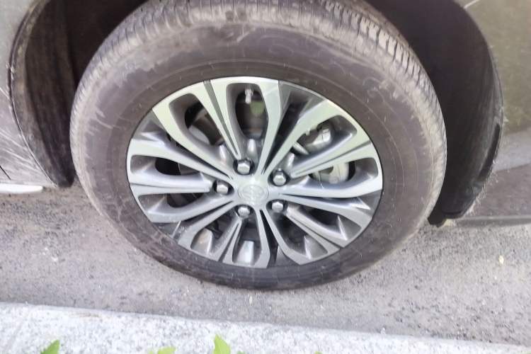 Used Buick GL8 2023 Land Executive Class Smart Enjoyment Model Right Front Wheel Hub
