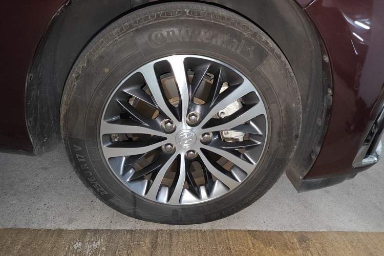 Used Buick GL8 2023 ES Lu Zun Comfort Model Right Front Wheel Hub