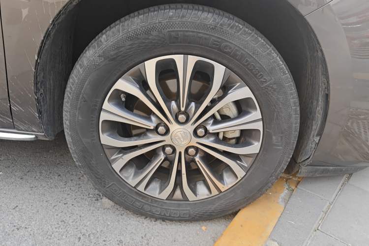 Used Buick GL8 2023 Land Executive Class 652T Smart Luxury Model Right Front Wheel Hub