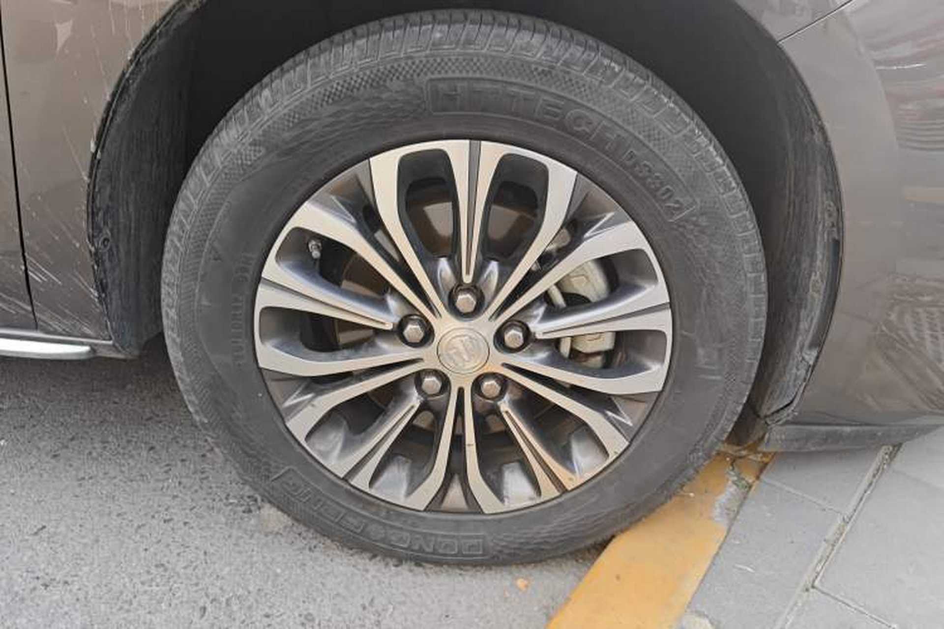 Used Buick GL8 2023 Land Executive Class 652T Smart Luxury Model Right Front Wheel Hub