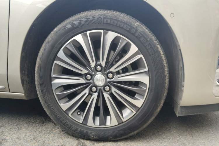 Used Buick GL8 2023 ES Lu Zun Luxury Model Right Front Wheel Hub