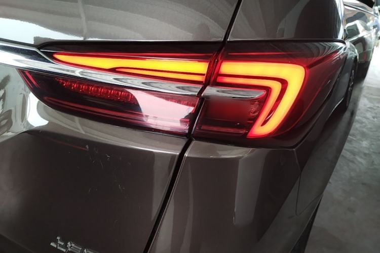 Used Buick GL8 2023 Land Executive Class Comfort Model Right Rear Taillight