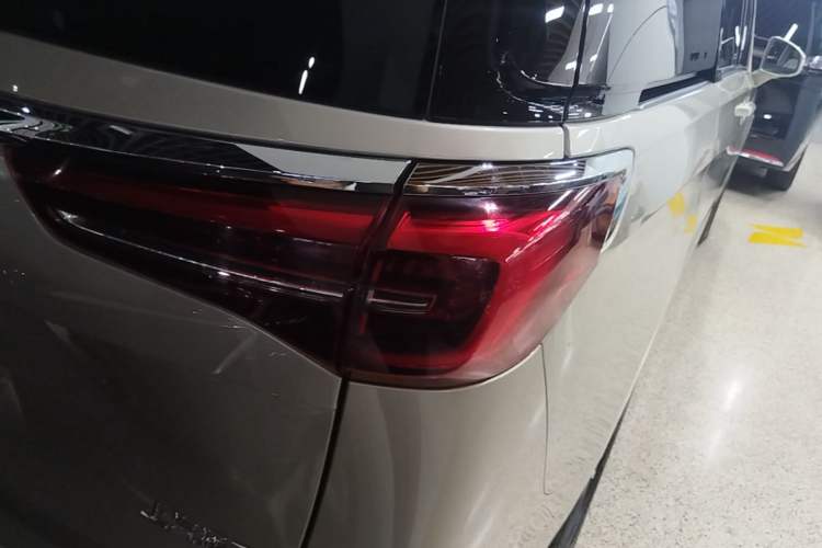 Used Buick GL8 2023 ES Lu Zun Comfort Model Right Rear Taillight