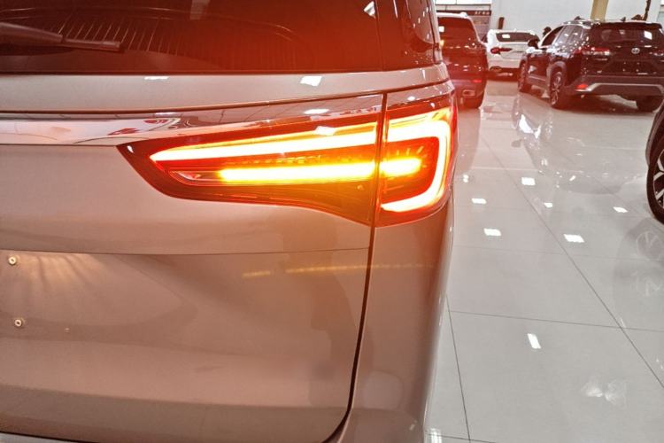 Used Buick GL8 2023 ES Lu Zun Luxury Edition and Yue Version Right Rear Taillight