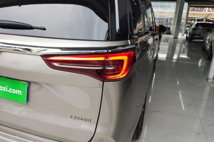 Used Buick GL8 2023 ES Lu Zun Luxury Model Right Rear Taillight