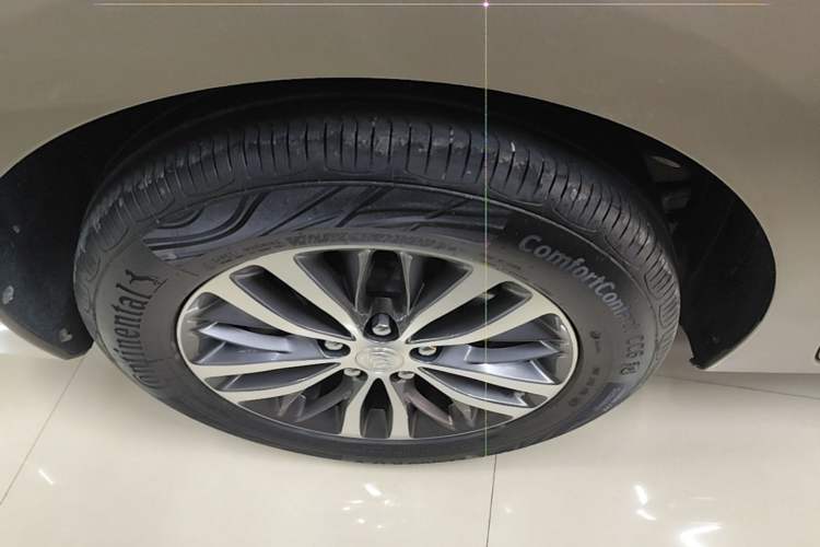 Used Buick GL8 2023 ES Lu Zun Deluxe Model Right Rear Wheel Hub