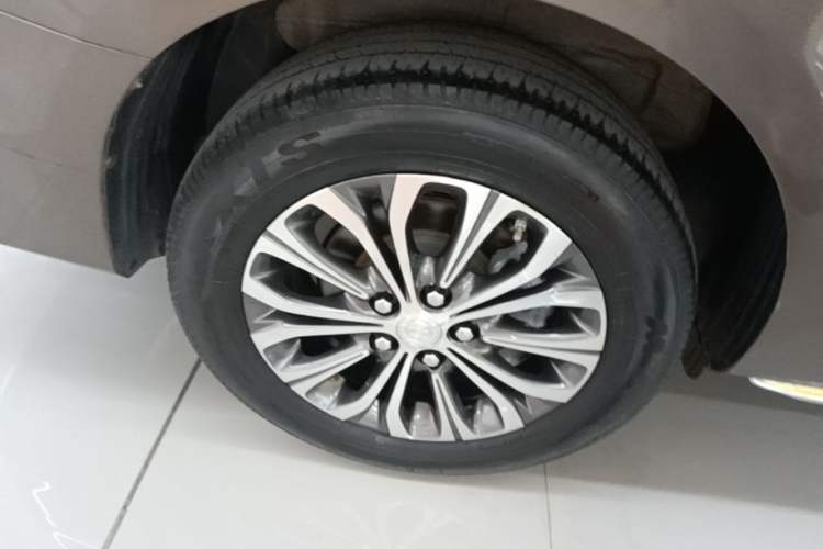 Used Buick GL8 2023 Land Executive Class Smart Enjoyment Model Right Rear Wheel Hub