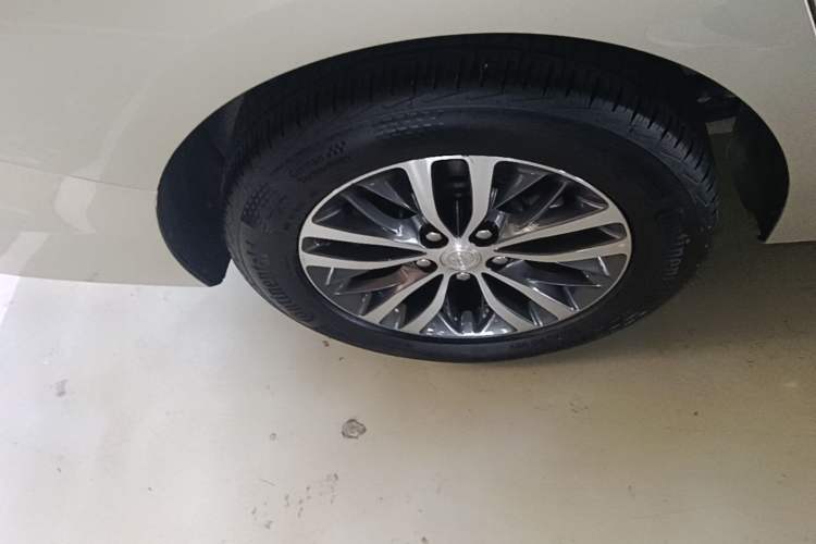 Used Buick GL8 2023 ES Lu Zun Deluxe Model Right Rear Wheel Hub