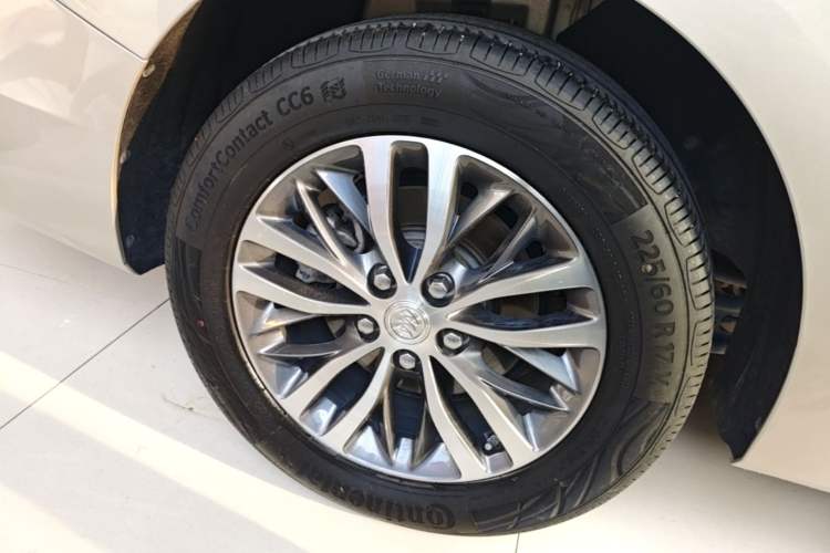 Used Buick GL8 2023 ES Lu Zun Deluxe Model Right Rear Wheel Hub