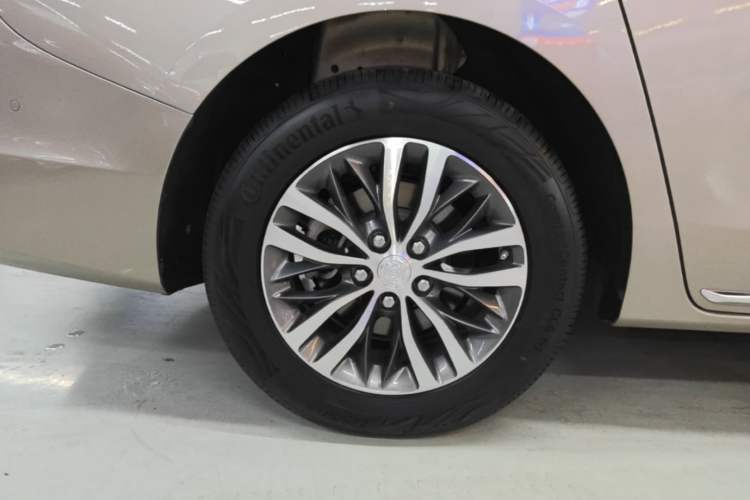 Used Buick GL8 2023 ES Lu Zun Deluxe Model Right Rear Wheel Hub