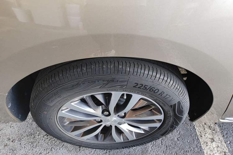 Used Buick GL8 2023 ES Lu Zun Deluxe Model Right Rear Wheel Hub
