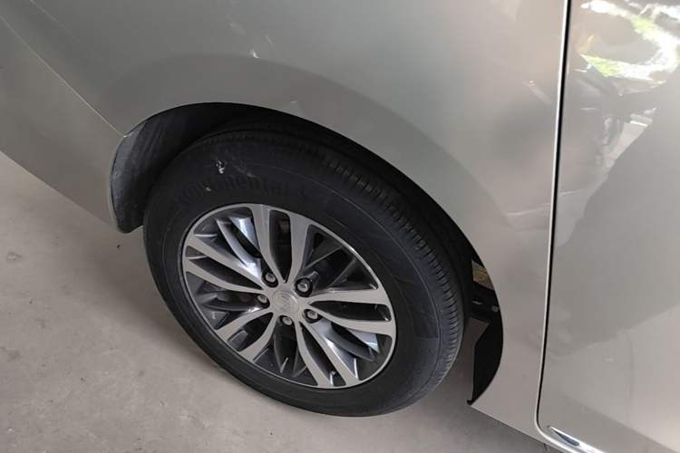 Used Buick GL8 2023 ES Lu Zun Deluxe Model Right Rear Wheel Hub