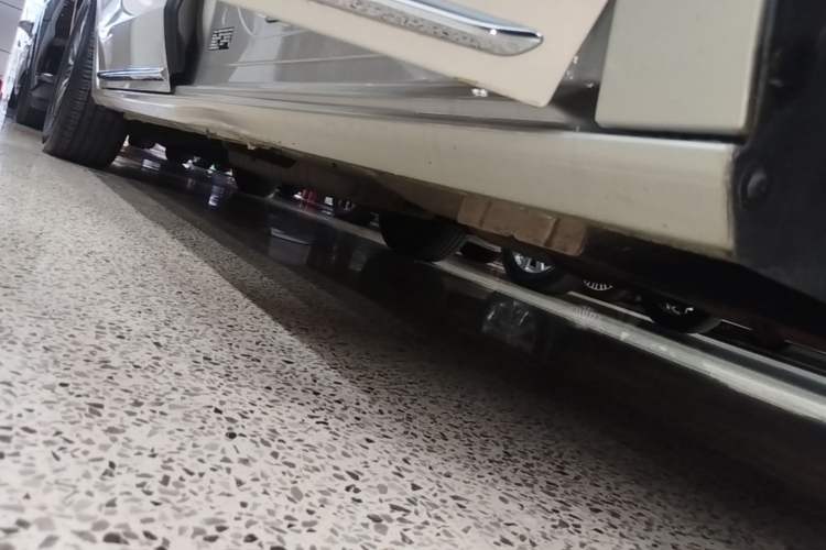 Used Buick GL8 2023 ES Lu Zun Comfort Model Right Side Sill