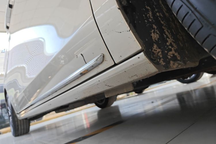 Used Buick GL8 2023 ES Lu Zun Flagship Model Right Side Sill