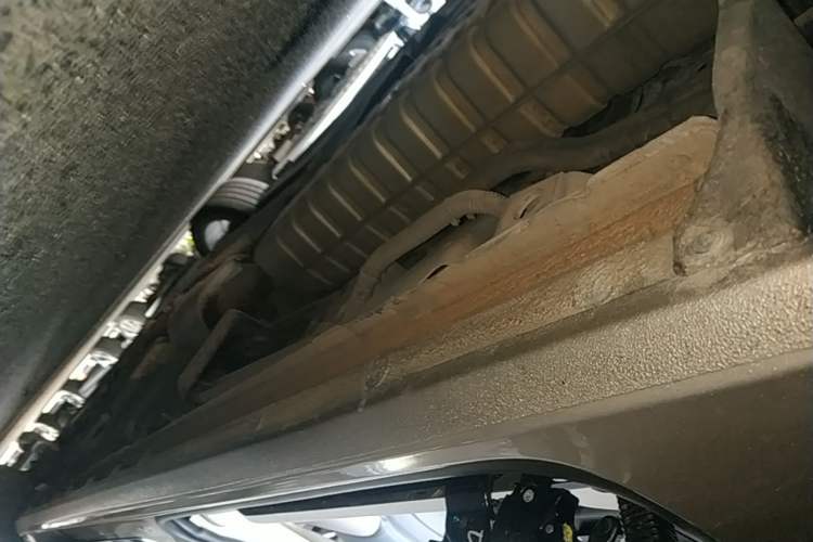 Used Buick GL8 2023 ES Lu Zun Comfort Model Right Side Sill