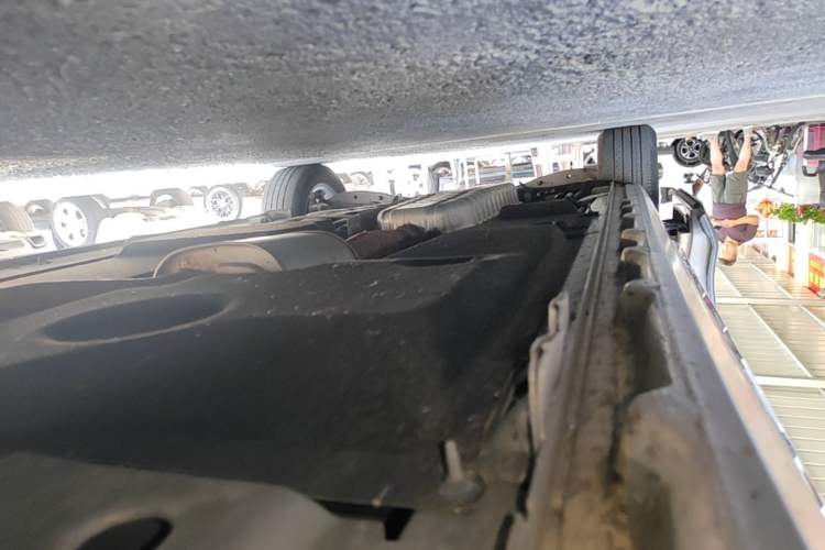 Used Buick GL8 2023 ES Lu Zun Deluxe Model Right Side Sill