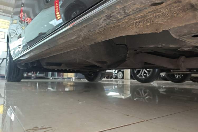 Used Buick GL8 2023 Facelifted Land Cruiser Executive Luxury Version Right Side Sill