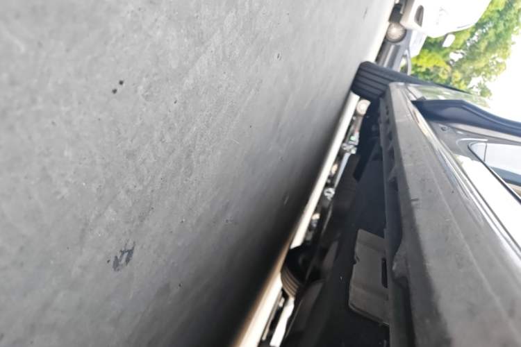 Used Buick GL8 2023 ES Lu Zun Deluxe Model Right Side Sill