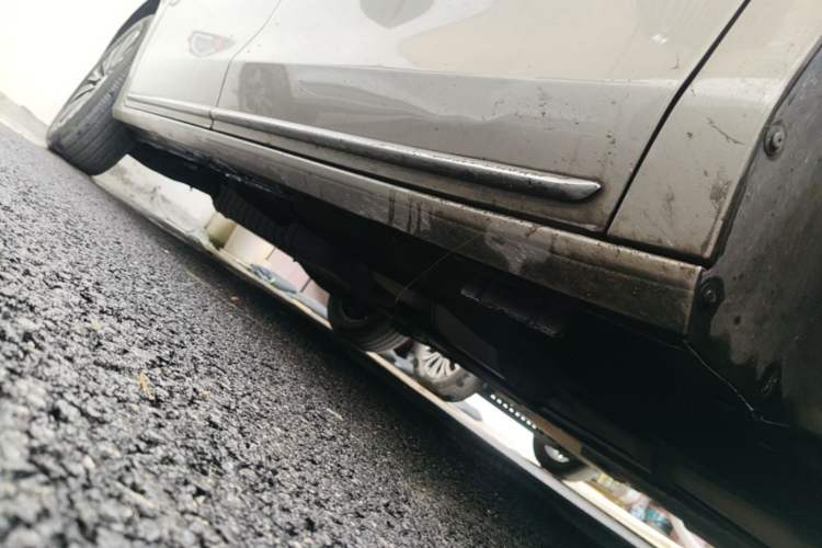 Used Buick GL8 2023 ES Lu Zun Luxury Model Right Side Sill