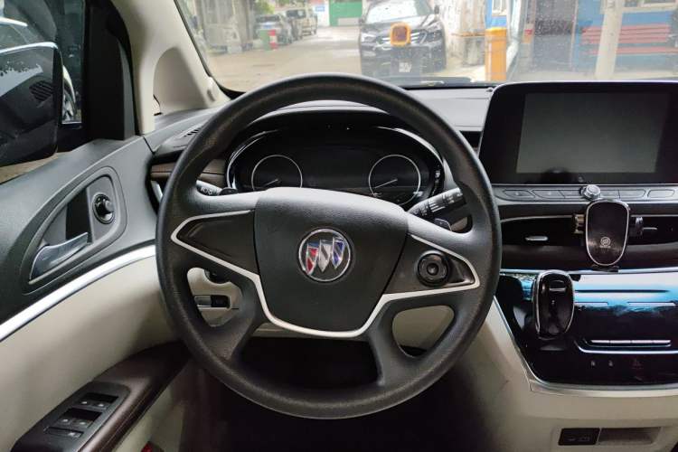 Used Buick GL8 2023 Land Executive Class Comfort Model Steering Wheel