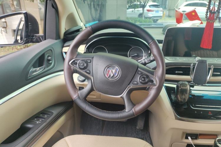 Used Buick GL8 2023 Facelifted Land Cruiser Executive Luxury Version Steering Wheel