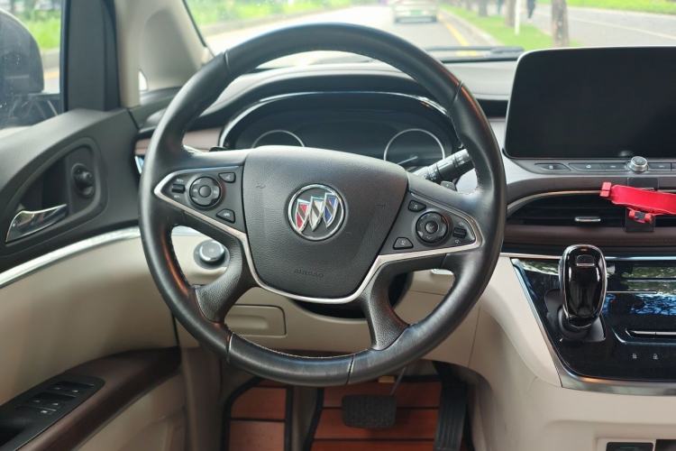 Used Buick GL8 2023 Land Executive Class 652T Luxury Model Steering Wheel
