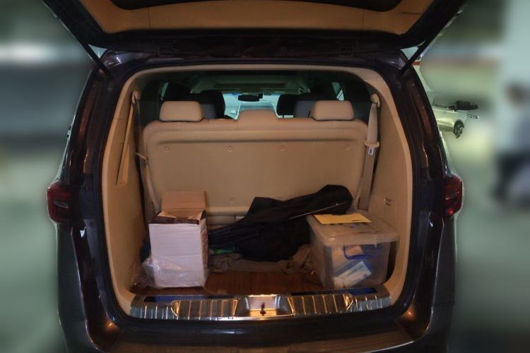 Used Buick GL8 2023 Facelifted Land Cruiser Executive Luxury Version Trunk