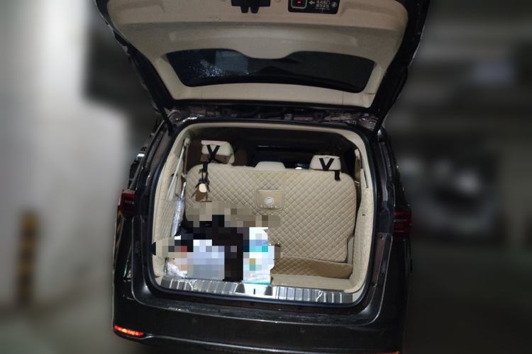 Used Buick GL8 2023 Facelifted Land Cruiser Executive Luxury Version Trunk