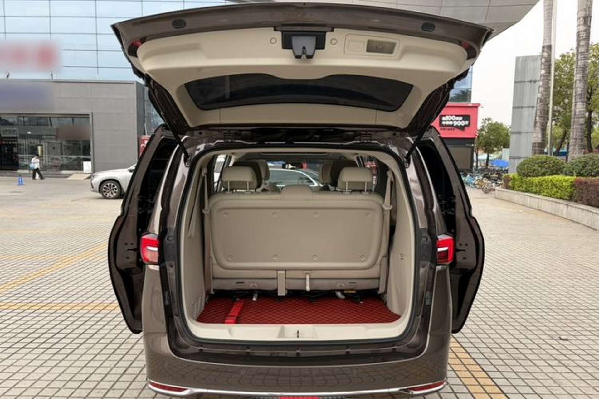 Used Buick GL8 2023 Land Executive Class 652T Luxury Model Trunk